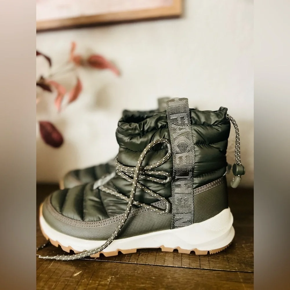 The North Face  ThermoBall Lace-Up WP Boots - Women's size 7